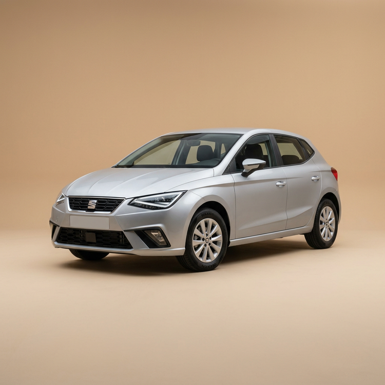 Seat Ibiza argentée, vue avant trois quarts